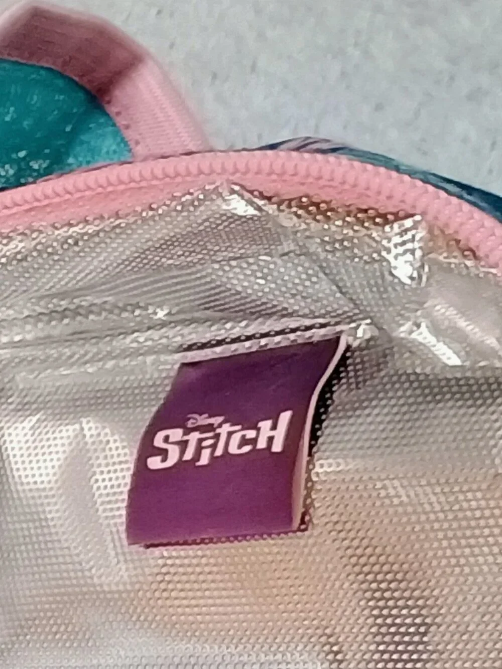 EUC Kids Disney Stitch 'Hug It Out' Pink Sequin Holographic Insulated Lunch Bag